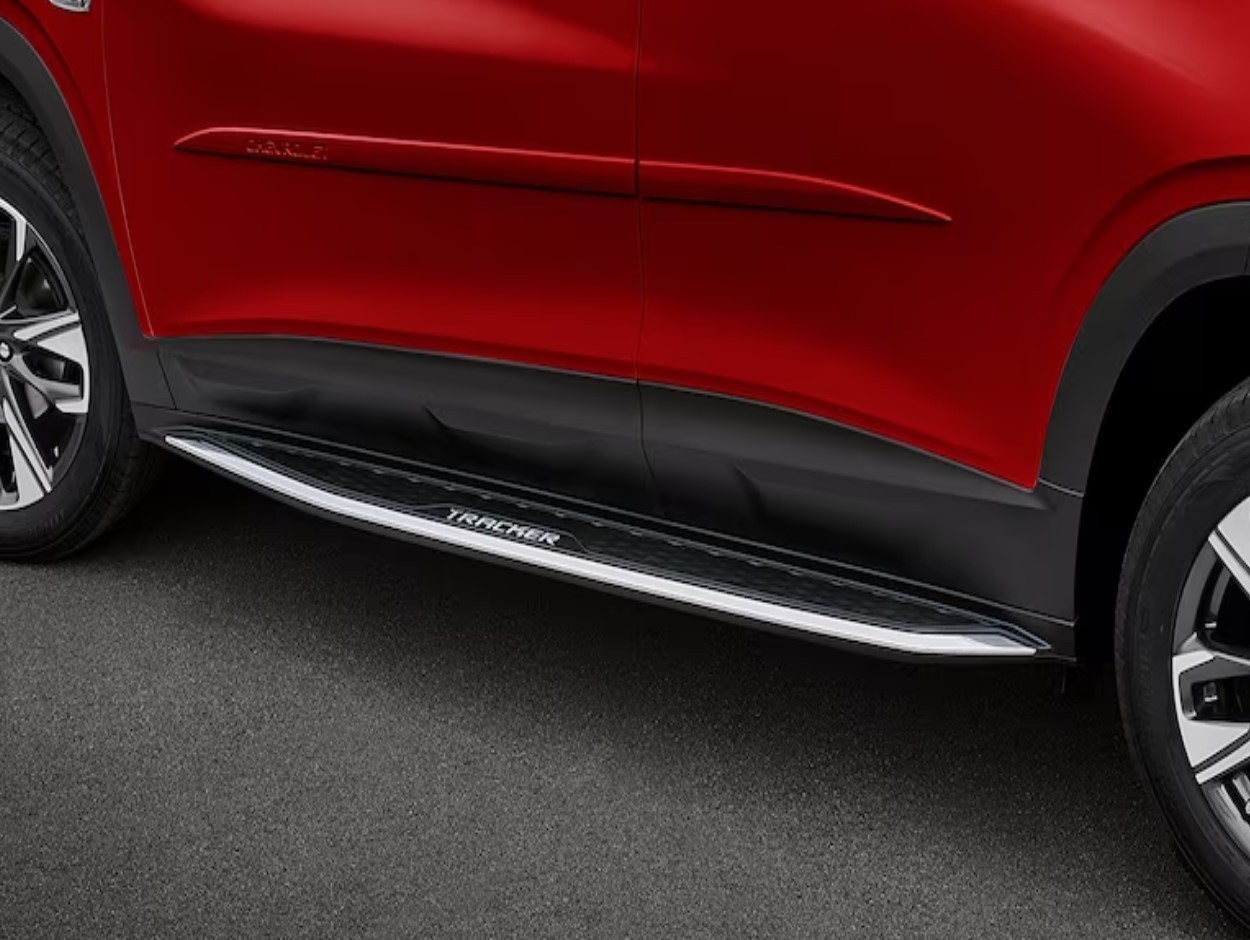 Estribos Originales Chevrolet Tracker 2021-2023